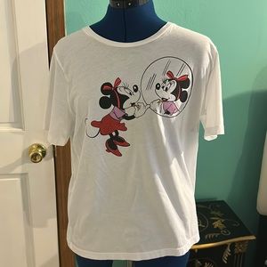Kate spade white tea shirt Disney size large never worn.